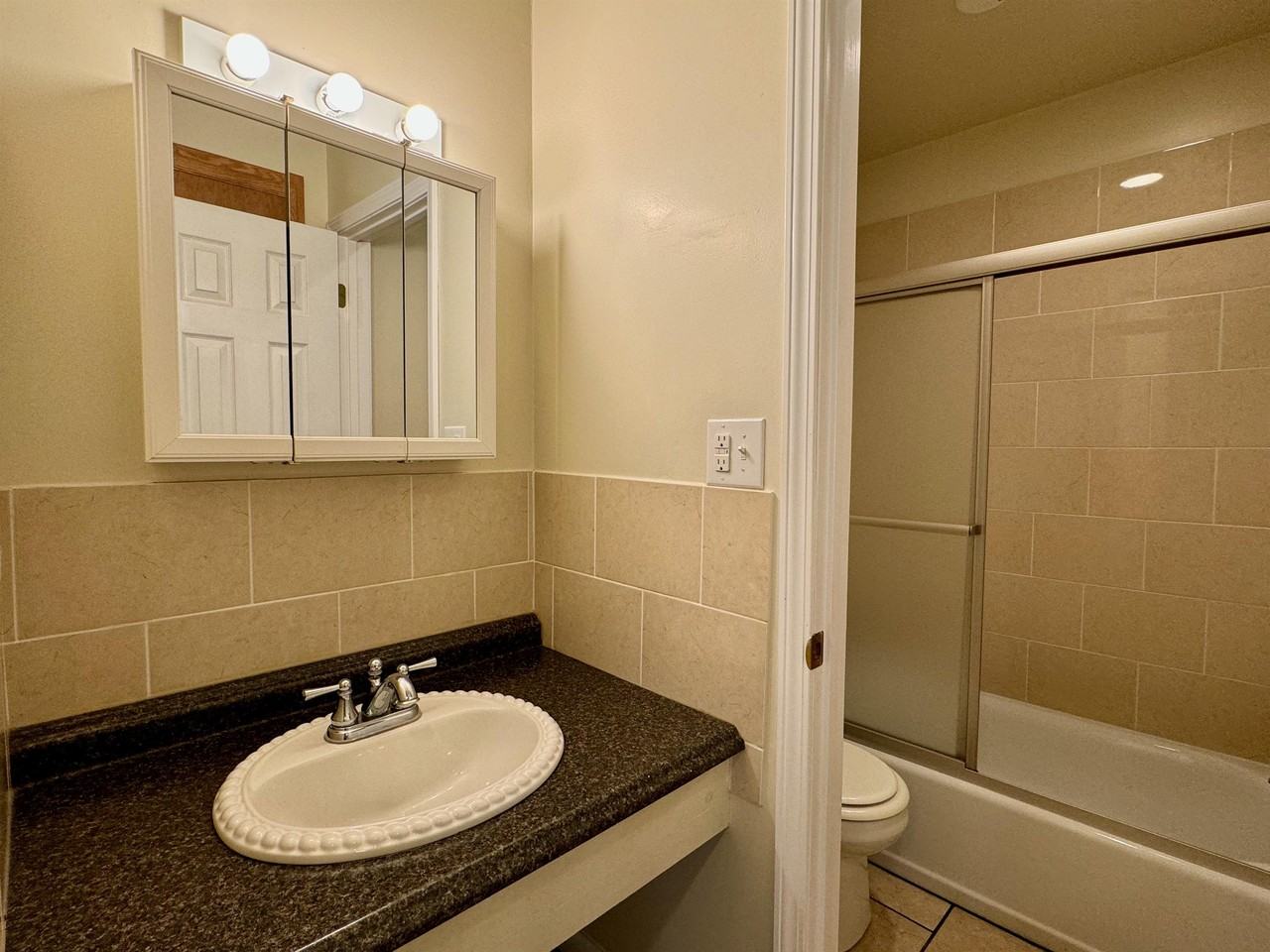 512 S Hays Ave #4 - Photo 7 of 10