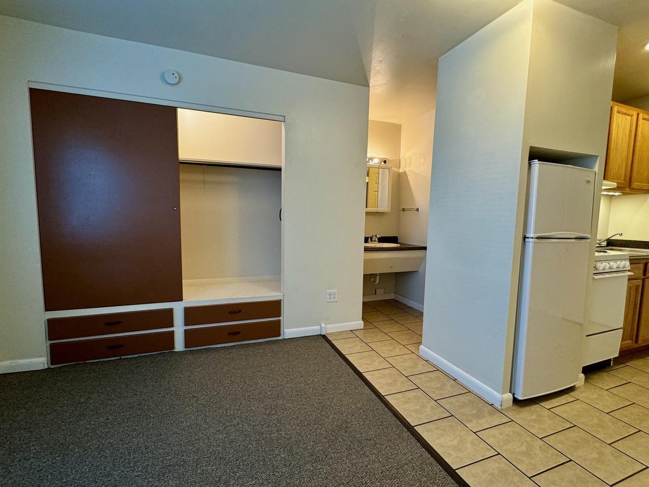 512 S Hays Ave #12 - Photo 4 of 10