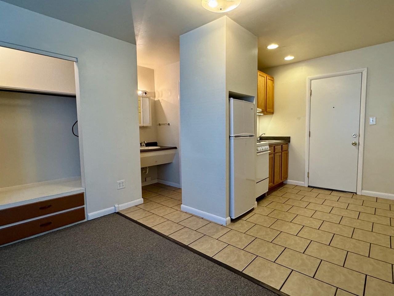 512 S Hays Ave #12 - Photo 5 of 10