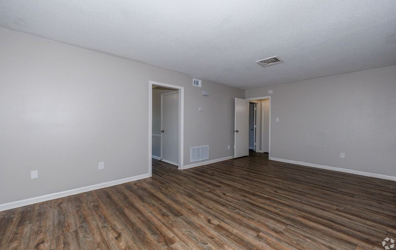 Sawyer Point Apartments - Photo 7 of 48