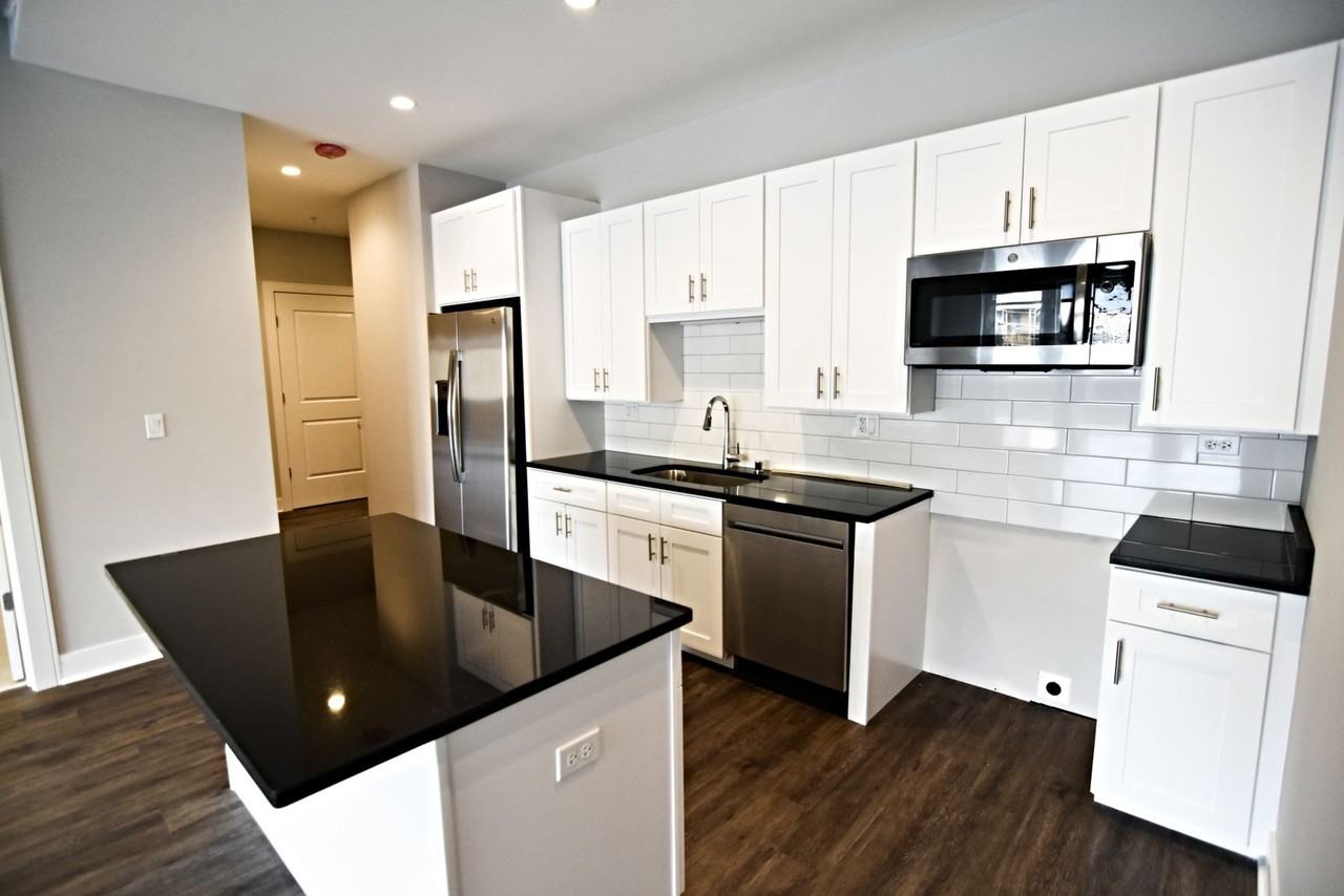 The Eagle Building - Photo 2 of 38