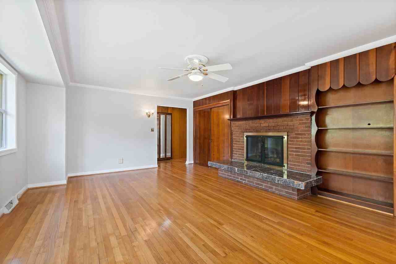 5270 Six Forks Rd - Photo 7 of 44