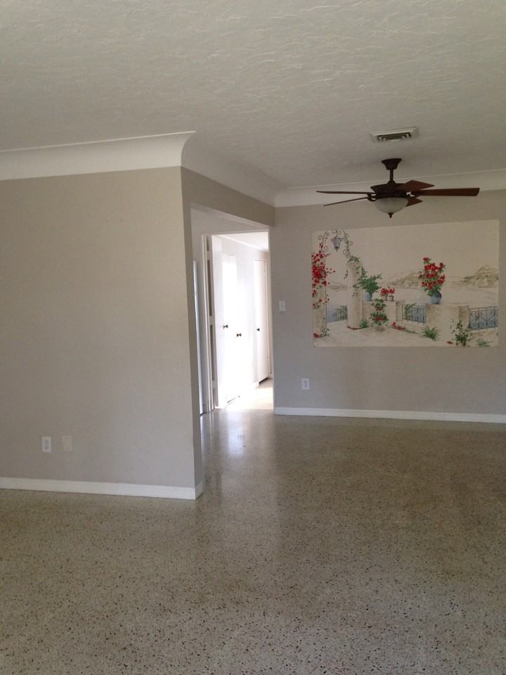 6298 27th Ave N - Photo 3 of 10