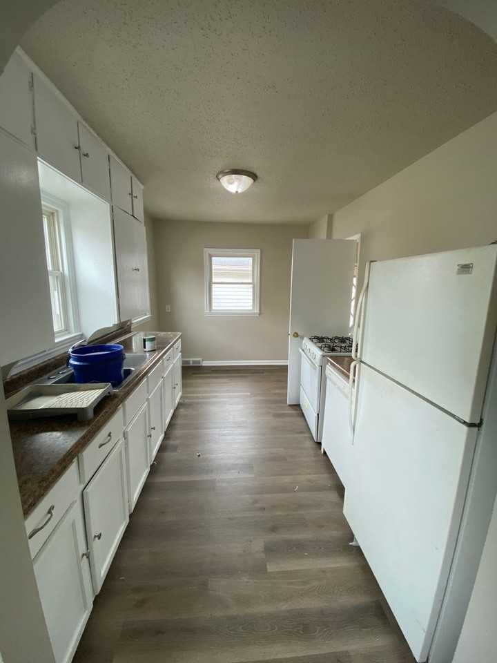 906 Elder Ln - Photo 2 of 7