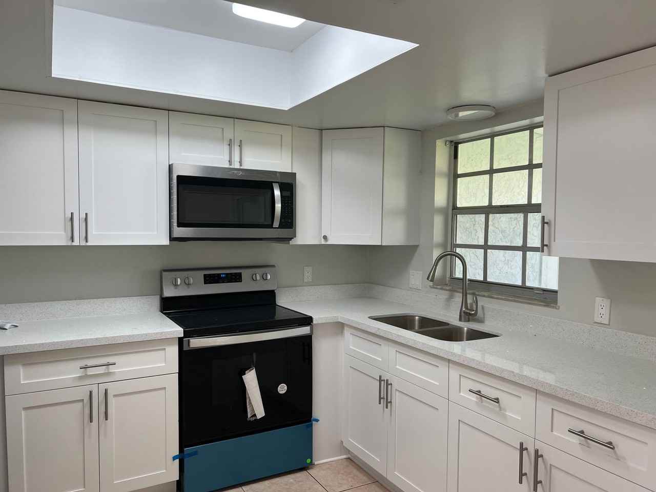 2647 Cherokee Ave - Photo 3 of 8