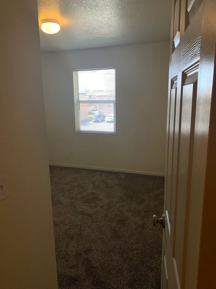 Bluejay Apartments - Photo 6 of 7