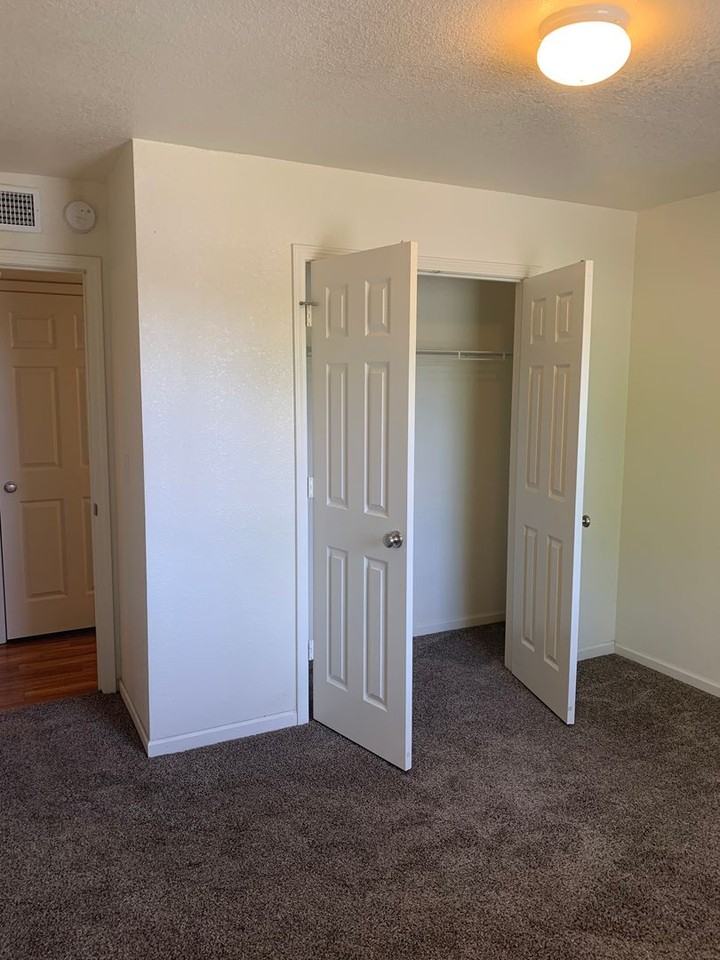 Bluejay Apartments - Photo 7 of 7