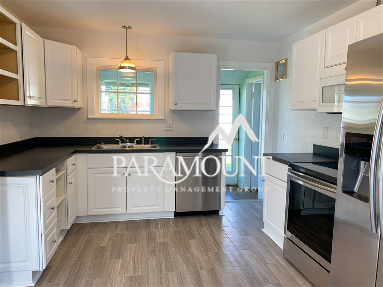 1336 N Wycoff Ave - Photo 5 of 13