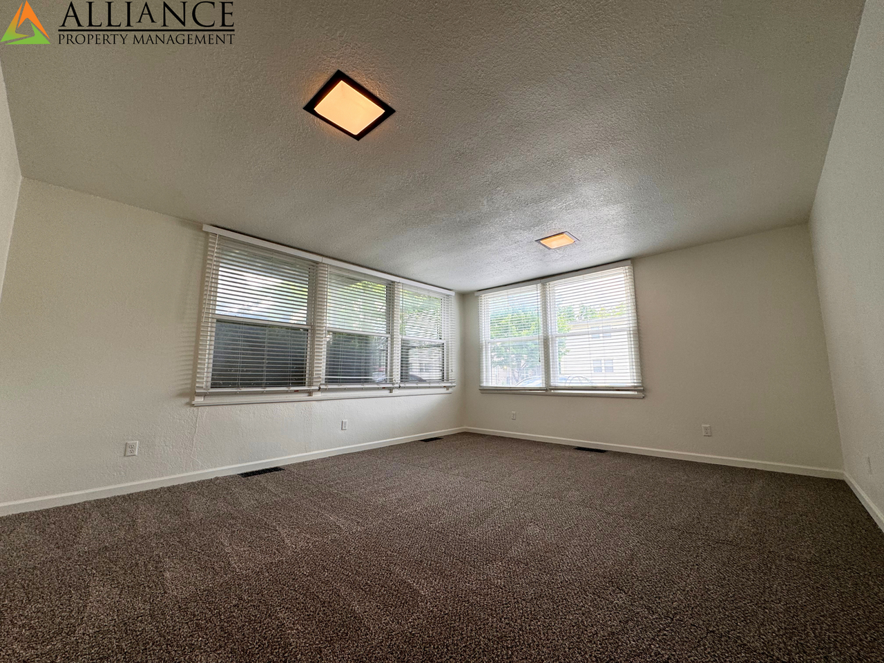 1510 College Ave - Photo 2 of 16