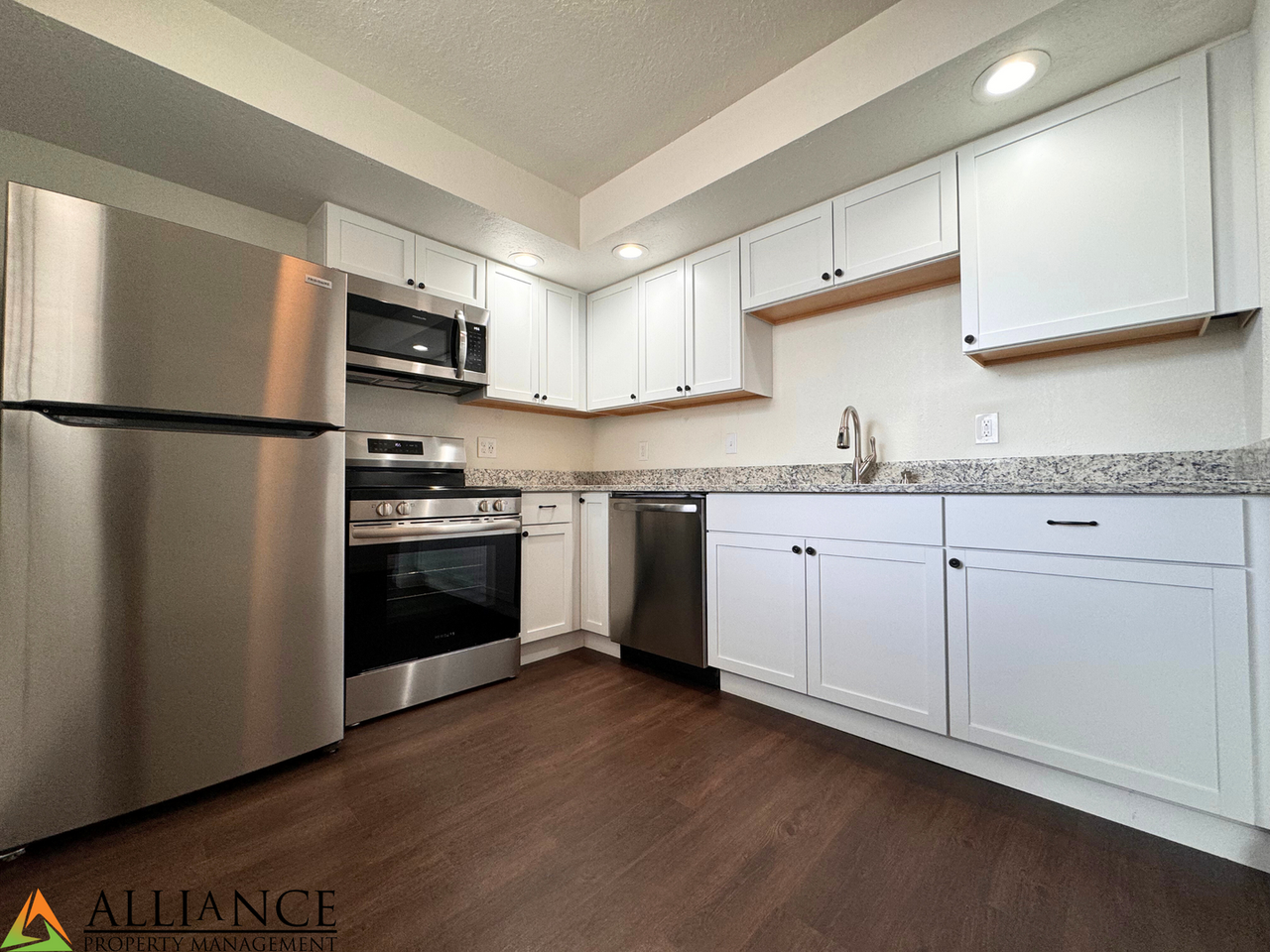 1510 College Ave - Photo 3 of 16