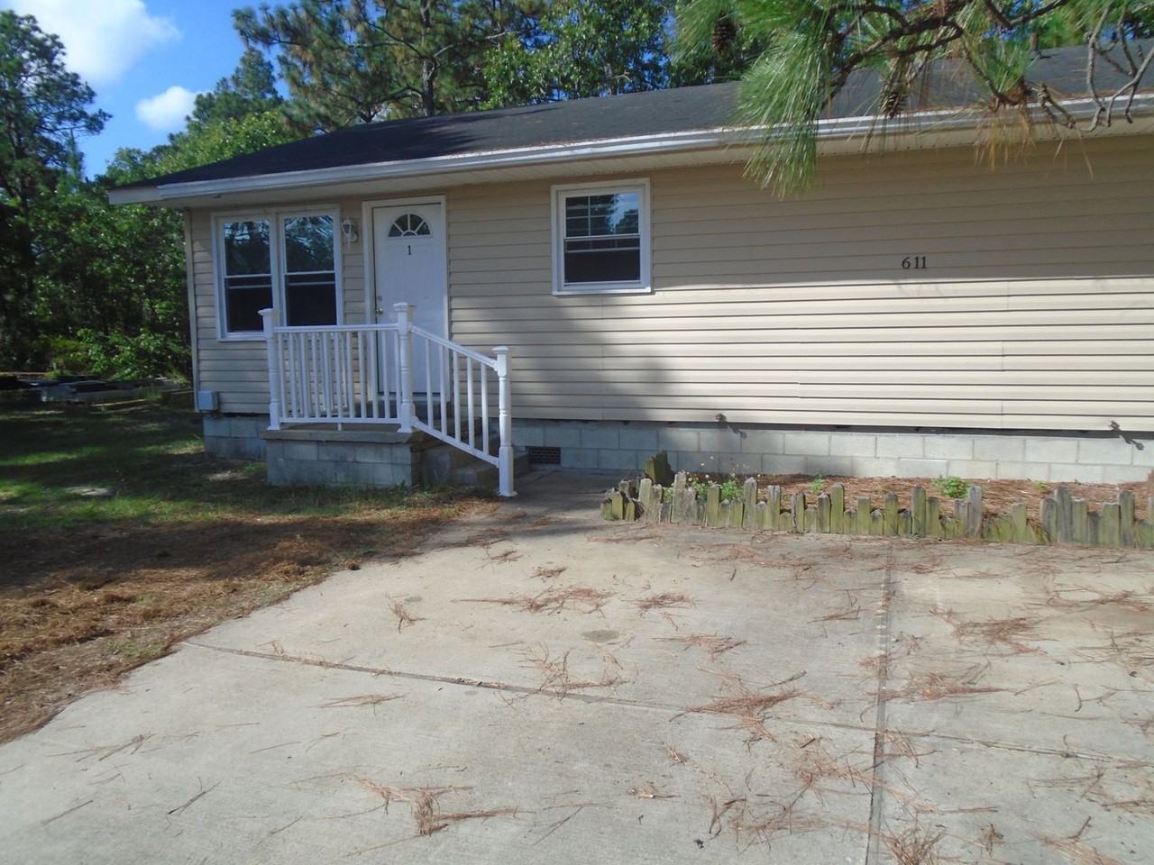 611 Drypoint Ln - Photo 2 of 15