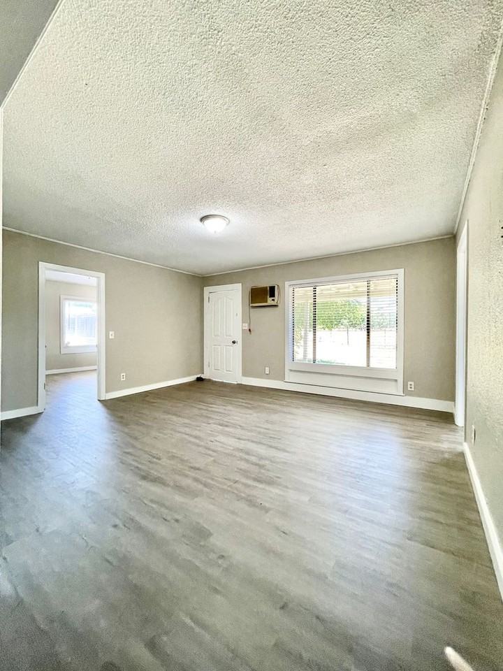 60-0703 - Photo 2 of 18