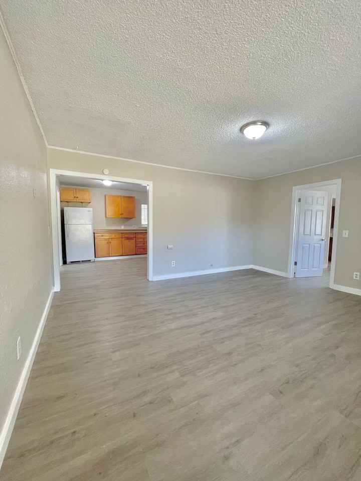 60-0703 - Photo 3 of 18