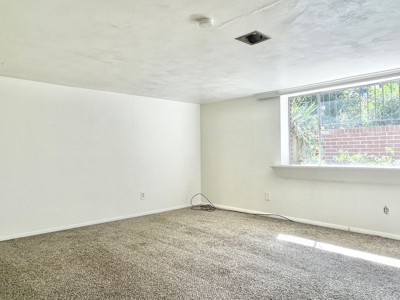 303 N. 100 W. - Photo 2 of 15