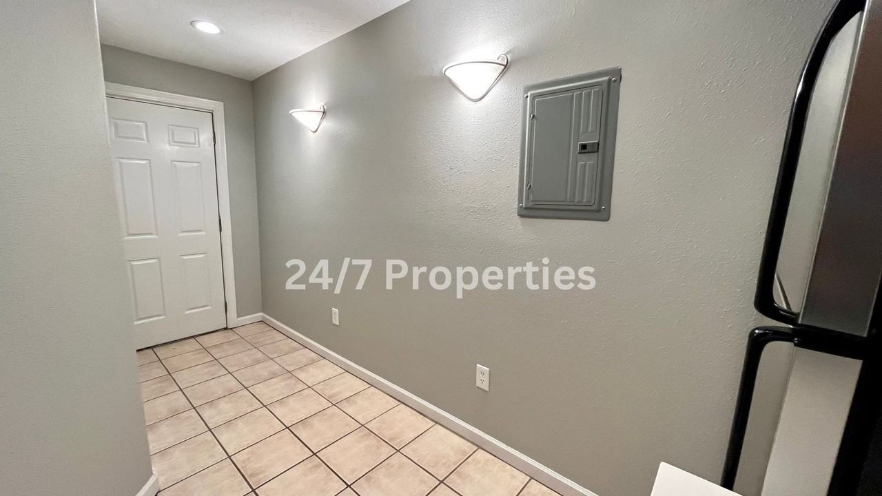 506 E Main St #2 - Photo 3 of 12