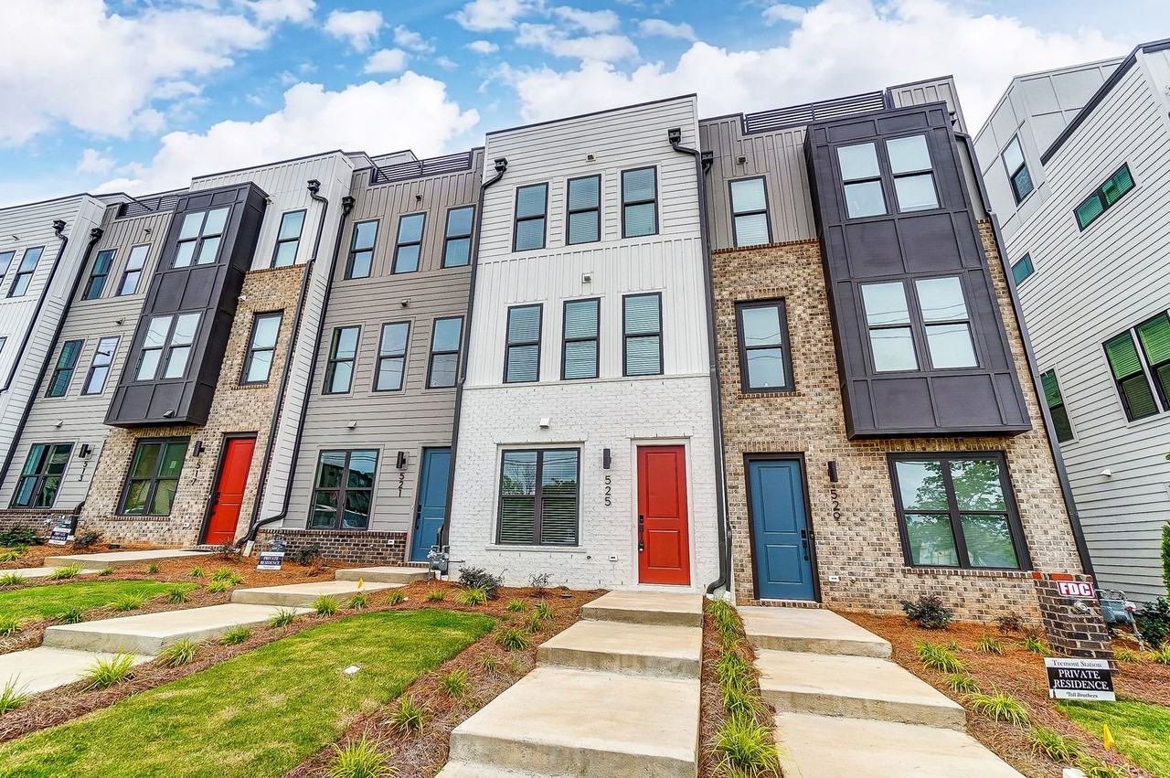 525 W Tremont Ave - Photo 2 of 50