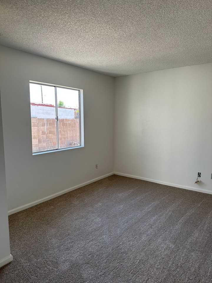 2018 N 87th Way - Photo 7 of 9