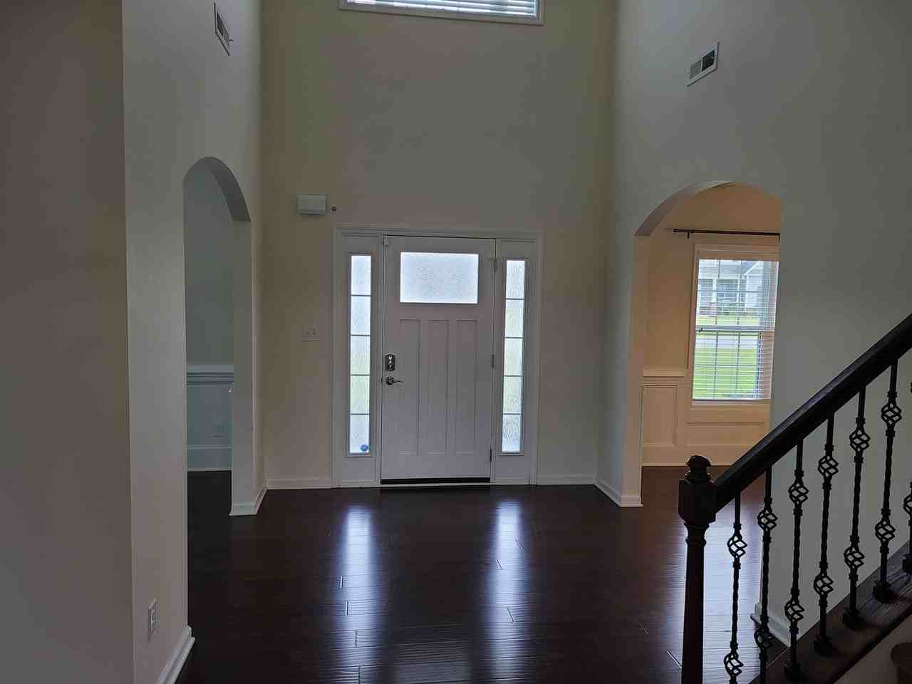 110 Regatta Way - Photo 3 of 33