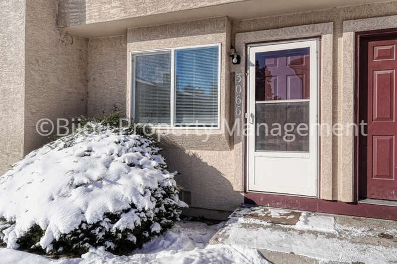 3066 Starlight Cir - Photo 3 of 30