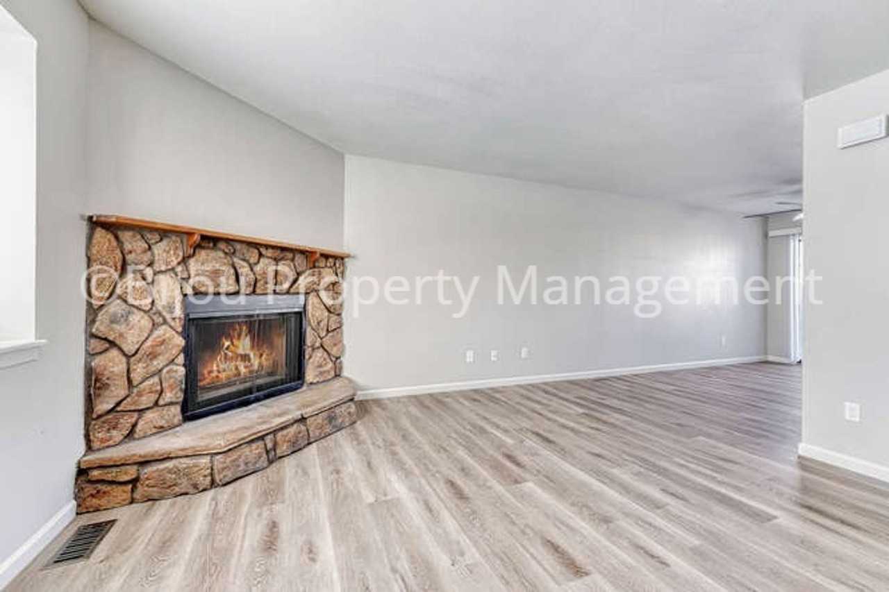 3066 Starlight Cir - Photo 4 of 30
