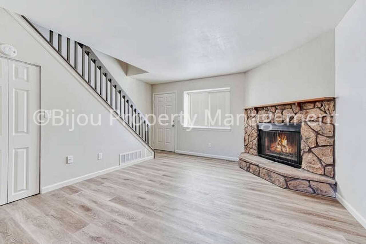 3066 Starlight Cir - Photo 6 of 30