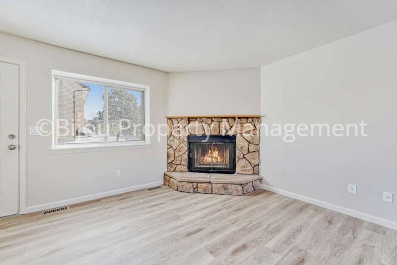 3066 Starlight Cir - Photo 7 of 30