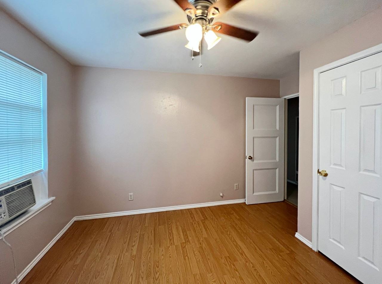 210 Adelphia Ave - Photo 3 of 12