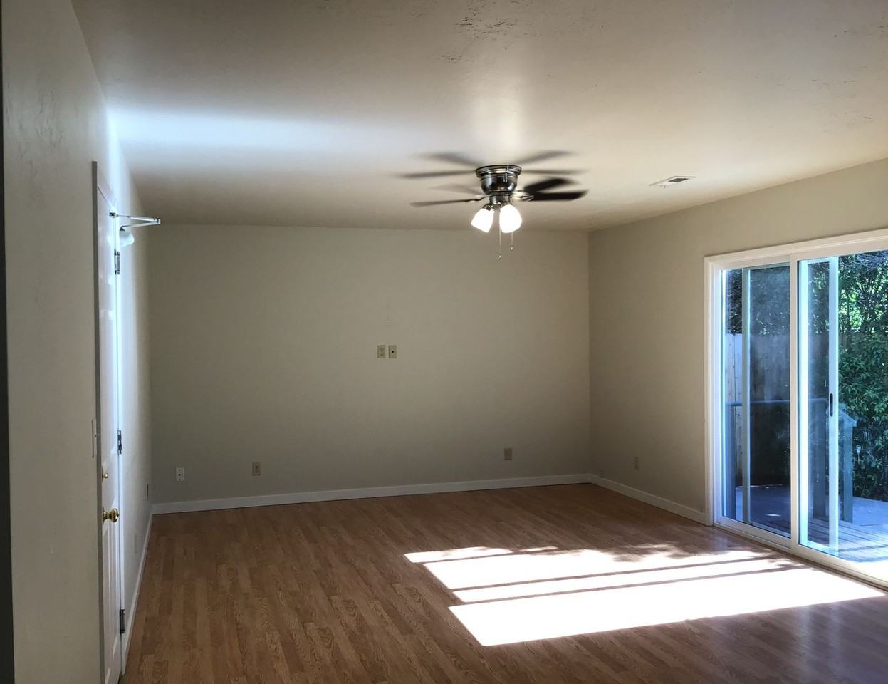 5214 Valonia Street - Photo 4 of 19