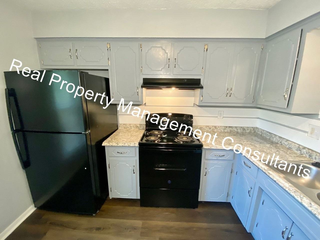 704 Ne Ball Dr #B - Photo 6 of 12