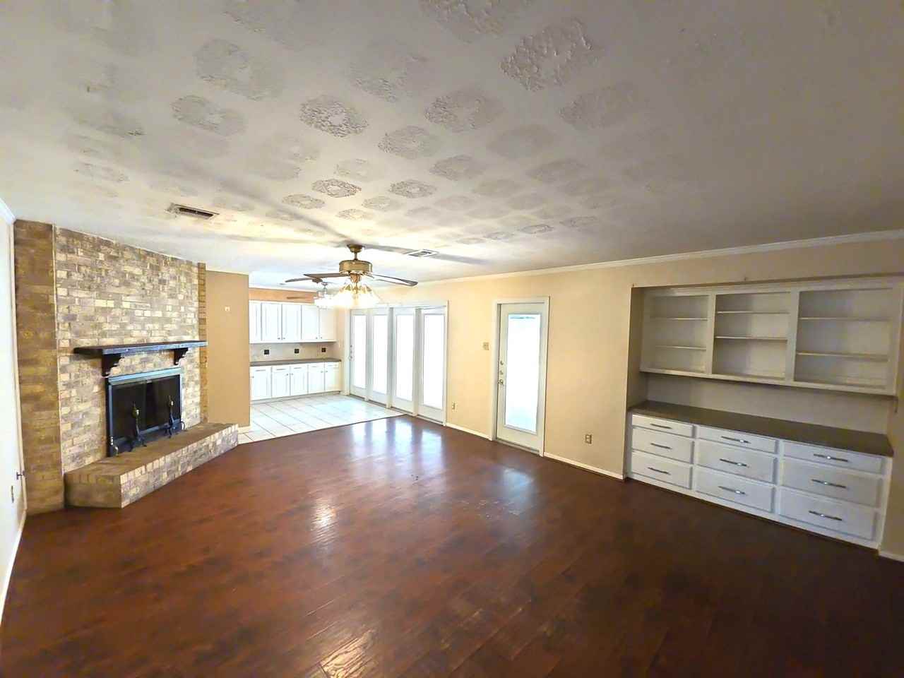 810 E X St - Photo 2 of 43