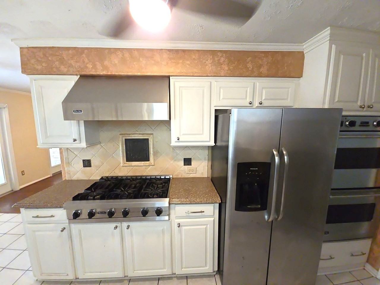 810 E X St - Photo 3 of 43