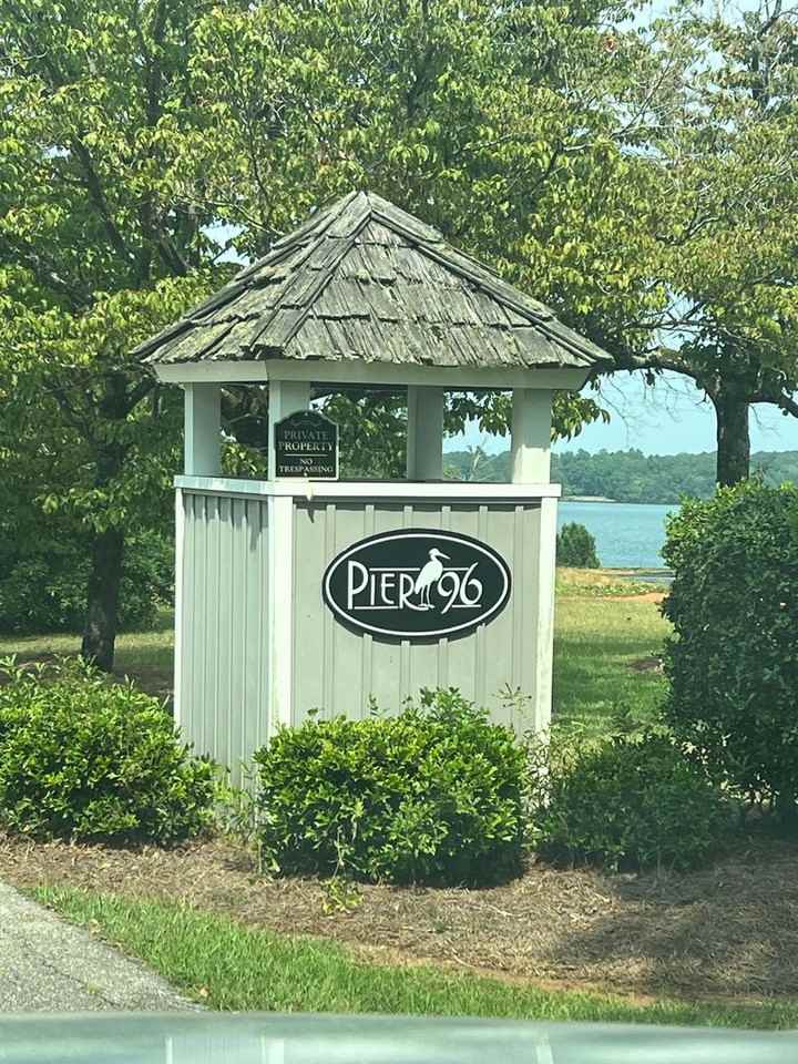 124 Lake Ridge Dr - Photo 2 of 26