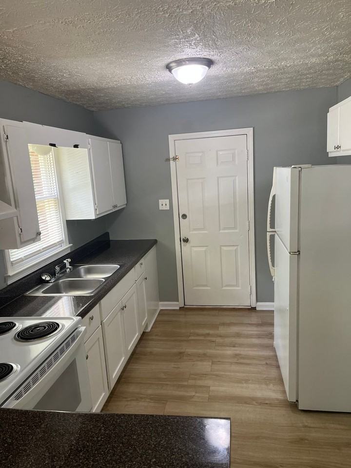 1 East 11th Street - Photo 3 of 9