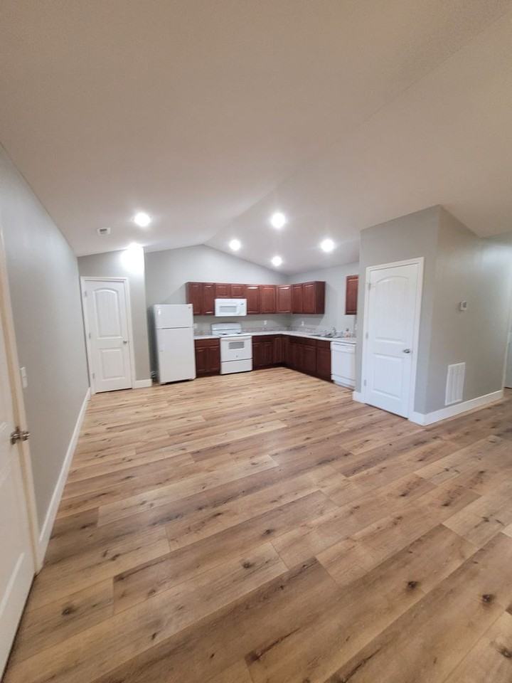 1007 Tyler Street - Photo 2 of 18