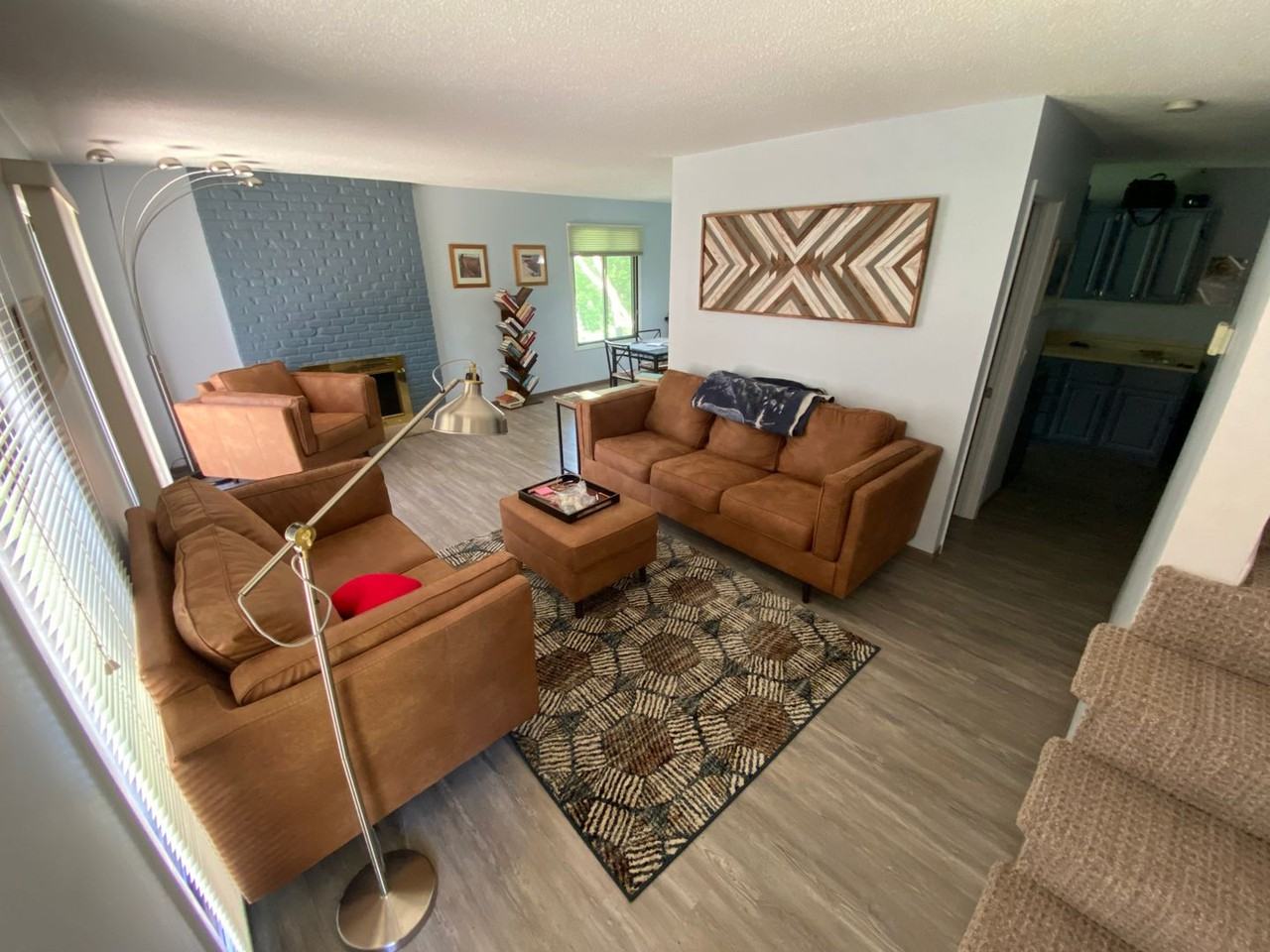 2252 Wildwood Cir - Photo 3 of 20