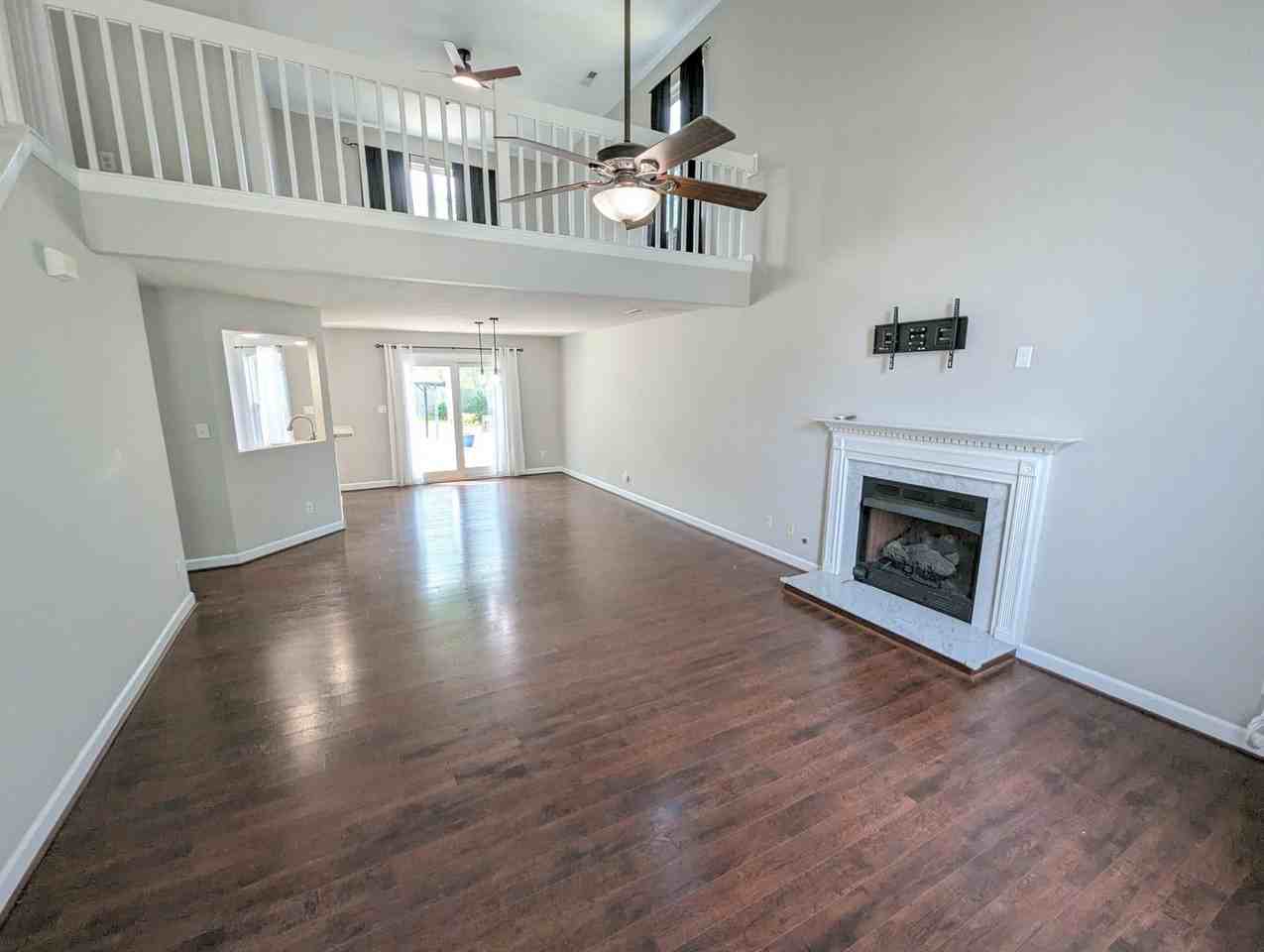 732 W Andrews Xing - Photo 3 of 18