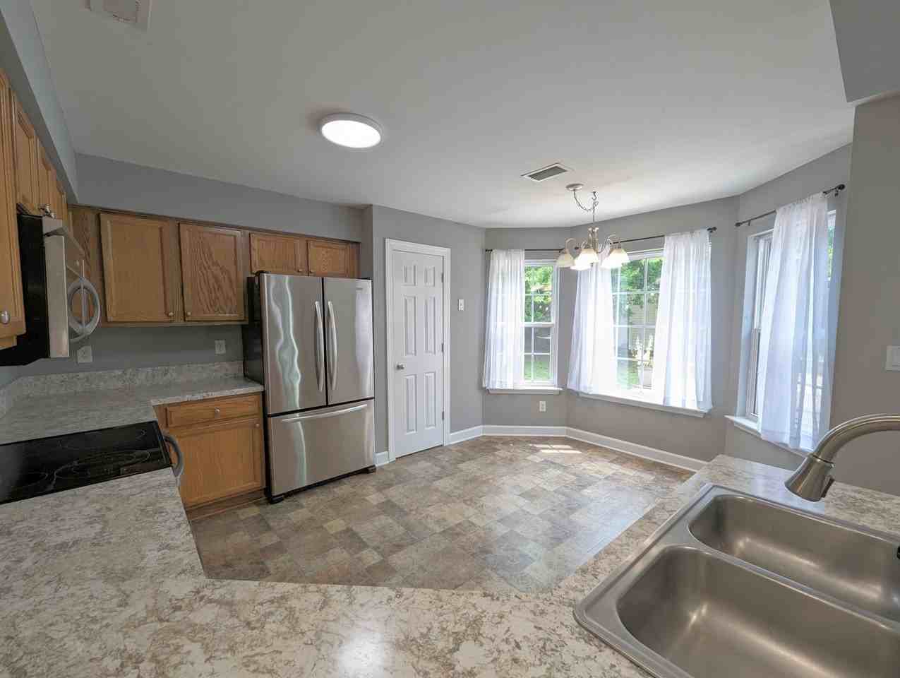 732 W Andrews Xing - Photo 5 of 18