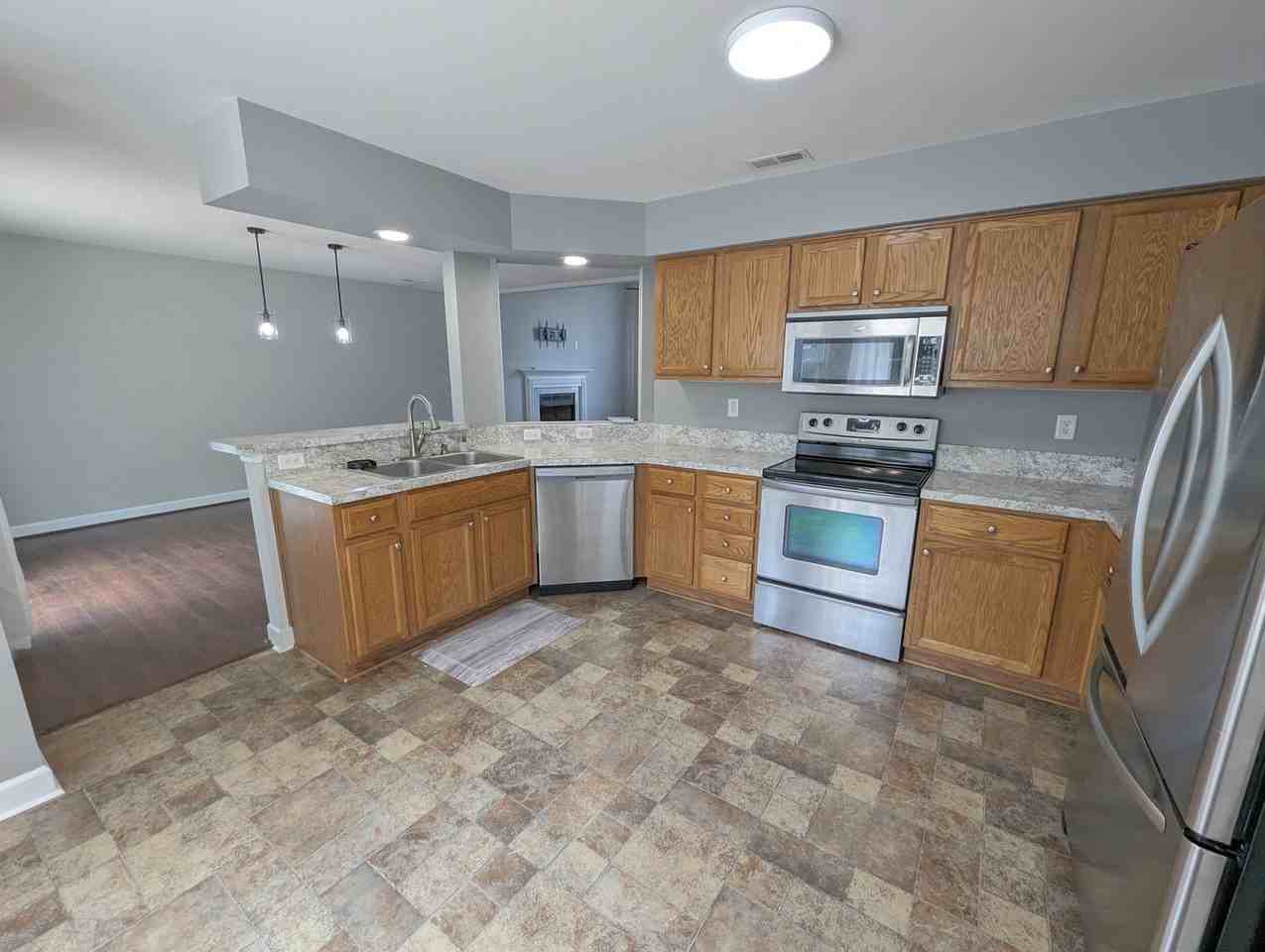 732 W Andrews Xing - Photo 6 of 18