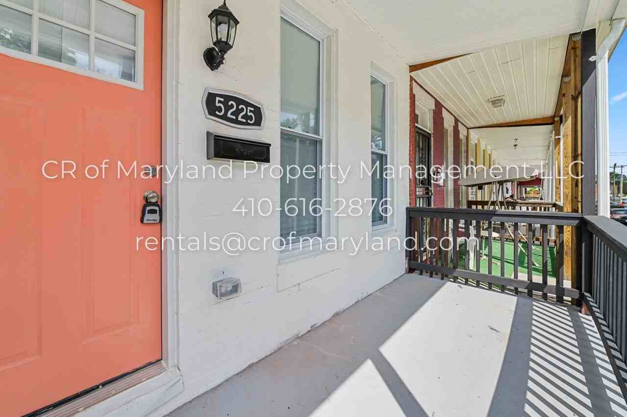 5225 Saint Charles Ave - Photo 2 of 21