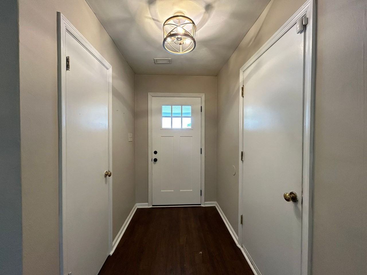 913 Bernstein Ct - Photo 5 of 25
