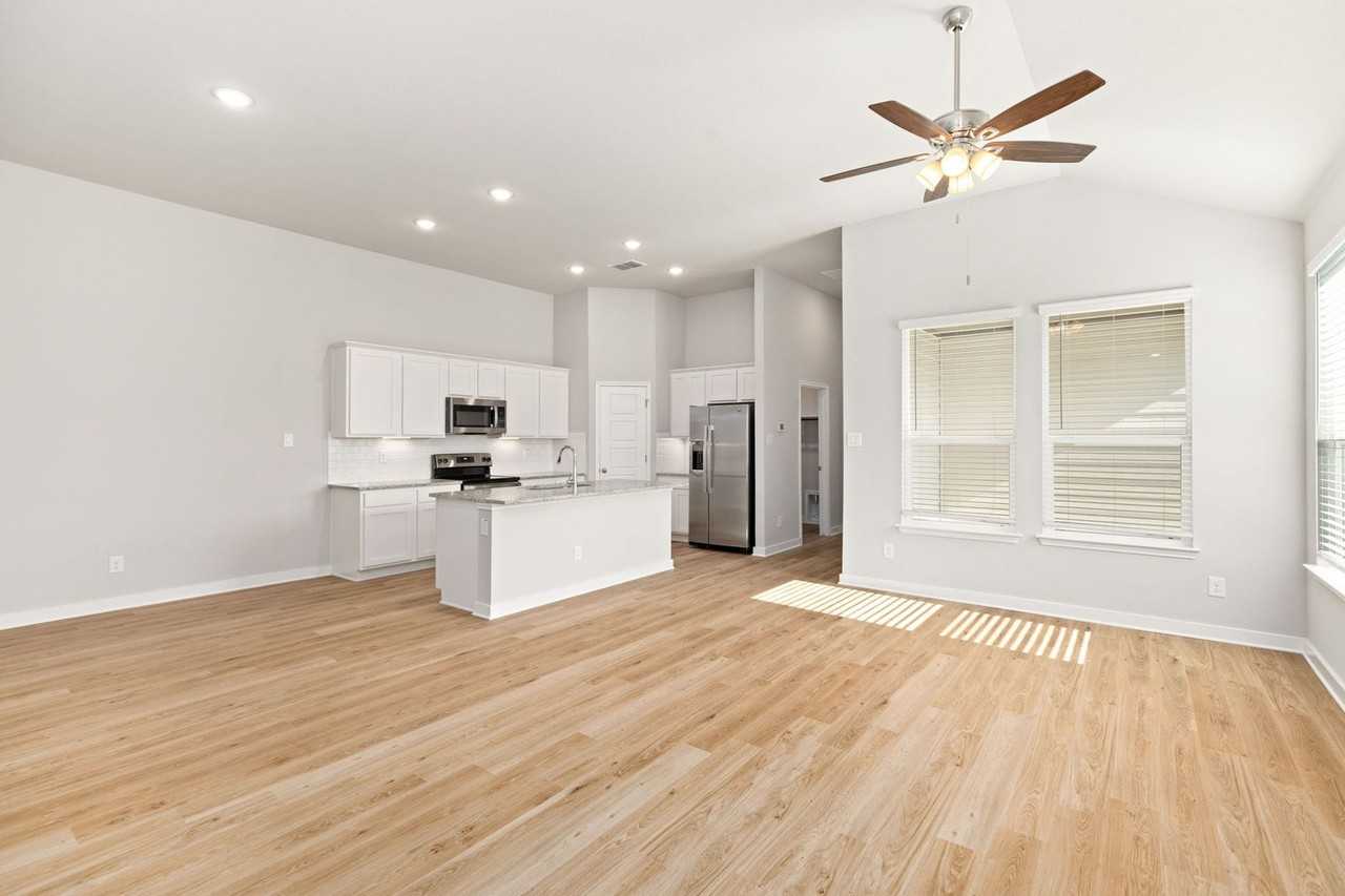 707 Staglin St #A - Photo 5 of 26