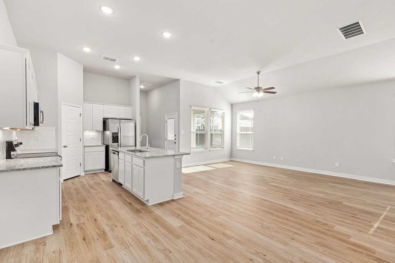 707 Staglin St #A - Photo 7 of 26
