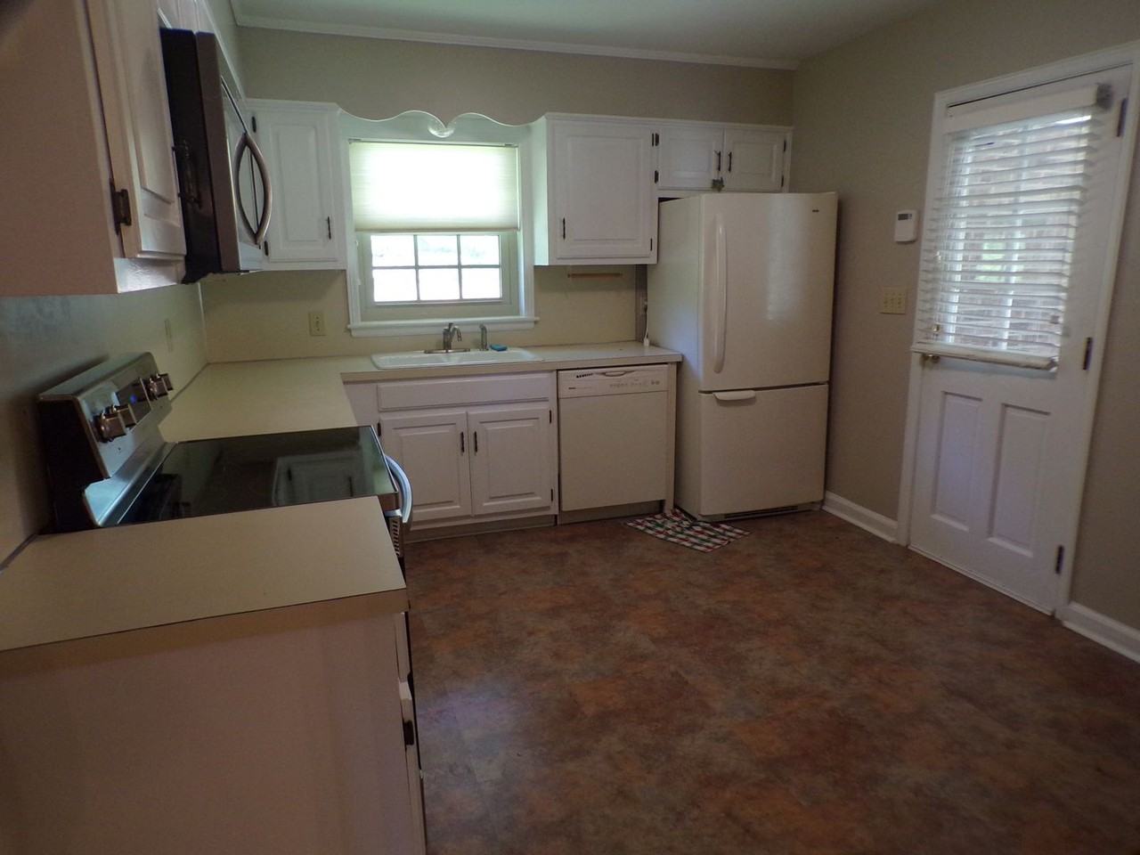 405 E 3rd St - Photo 3 of 14