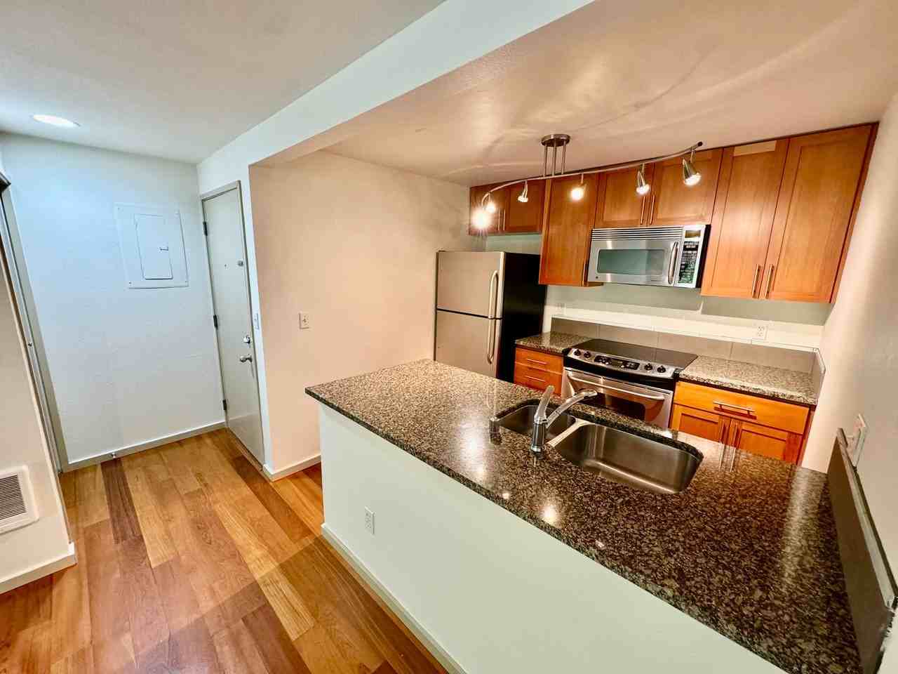 2145 Dexter Ave N #103 - Photo 4 of 20