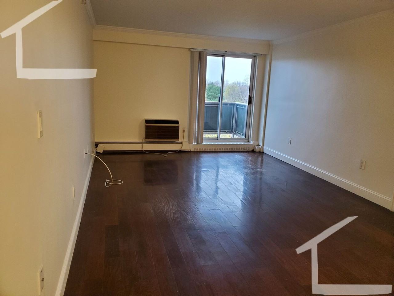 185 Freeman Street - Photo 6 of 8