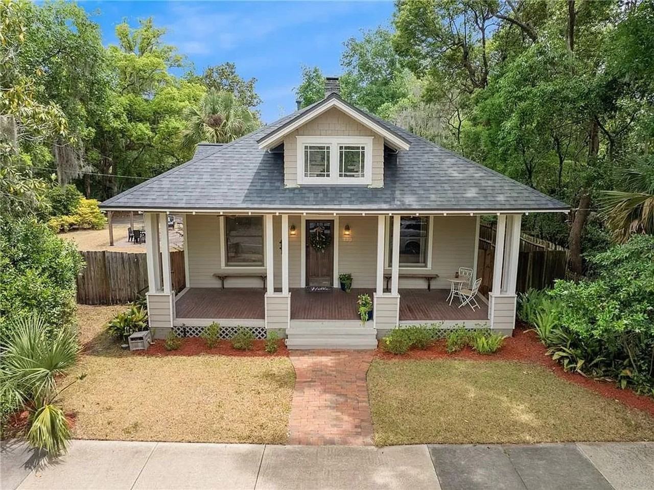 733 Ne 2nd St - Photo 2 of 35