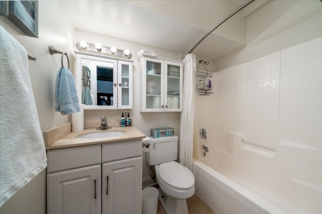 348 King St - Photo 3 of 24