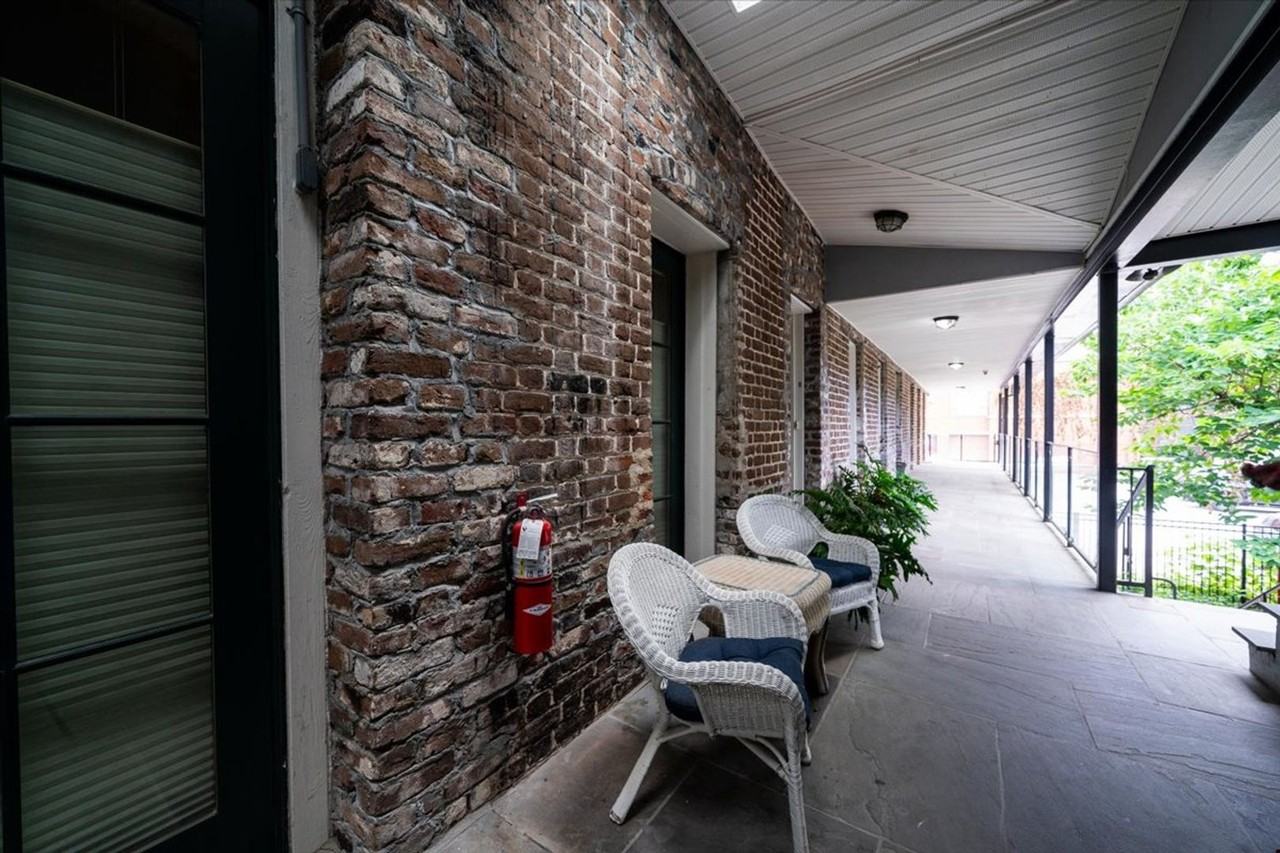 348 King St - Photo 4 of 24