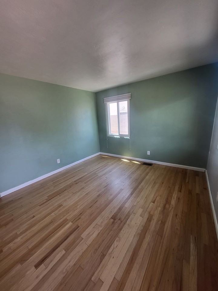 610 Quincy St Se - Photo 3 of 13