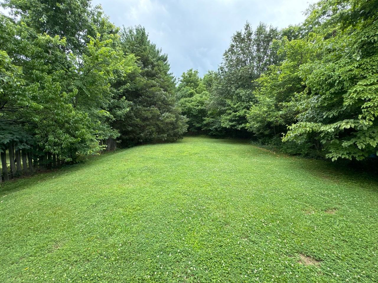 375 Monaco Dr - Photo 4 of 8